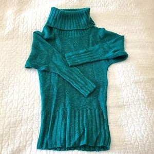 🌼10/$30🌼 Super Warm and Soft Green Turtleneck